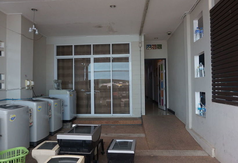 Отель The Seat Hostel