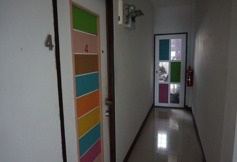 Отель The Seat Hostel