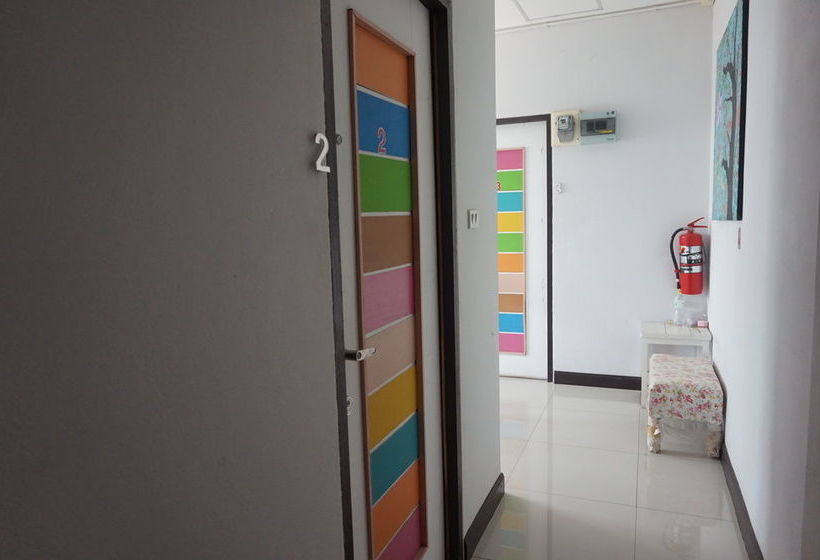 Отель The Seat Hostel