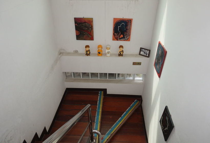 Отель The Seat Hostel