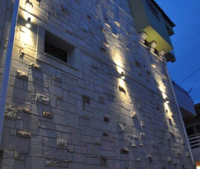 Pensió Alkionides Rooms