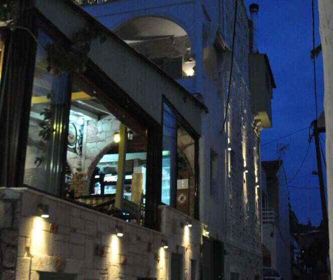 Pensió Alkionides Rooms