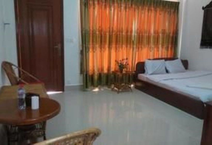 פנסיון Reaksmey Meanrith Guesthouse And Residence