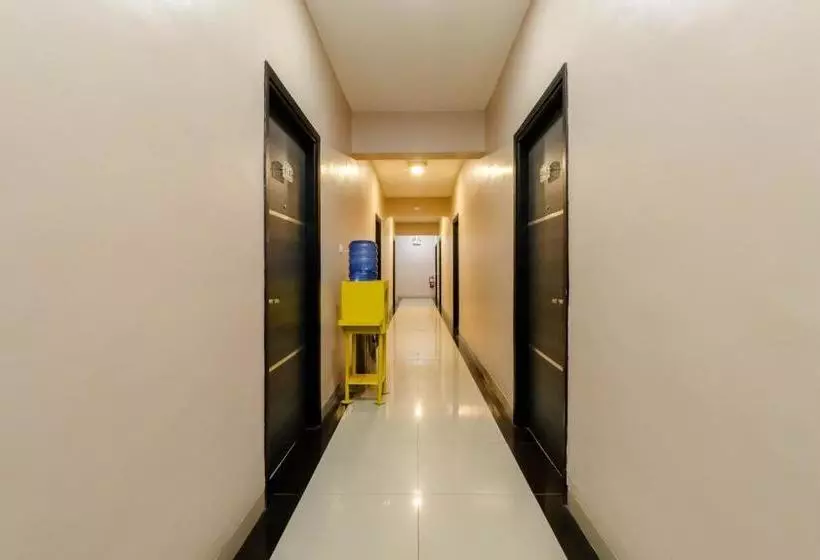 Blitz Hotel Batam Near Sultan Mahmud Ri Ayat Shah