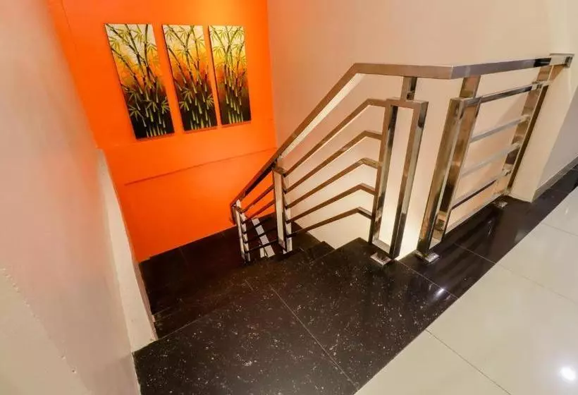 Blitz Hotel Batam Near Sultan Mahmud Ri Ayat Shah