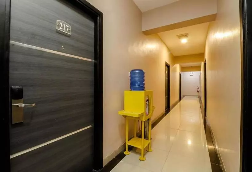 Blitz Hotel Batam Near Sultan Mahmud Ri Ayat Shah