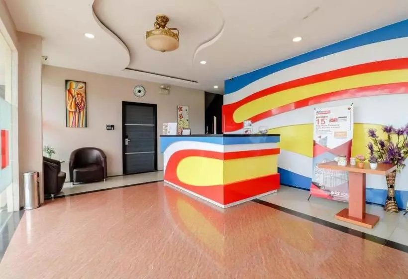 Blitz Hotel Batam Near Sultan Mahmud Ri Ayat Shah