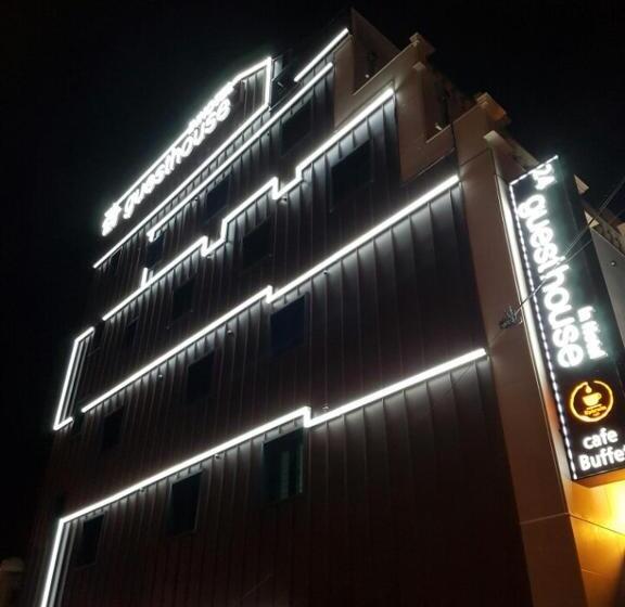 פנסיון 24 Guesthouse Suncheon