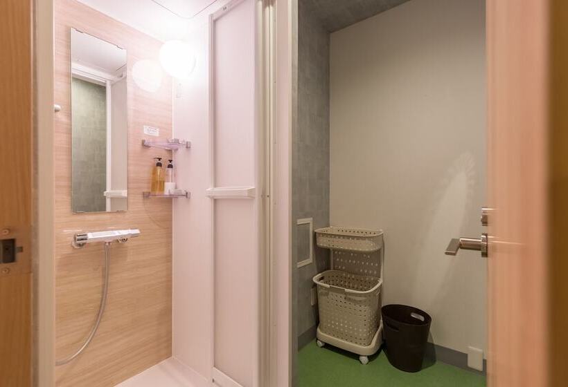 The Aquarius Inn Hostel