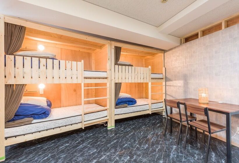 The Aquarius Inn Hostel