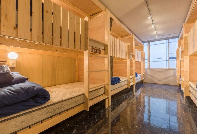 The Aquarius Inn Hostel