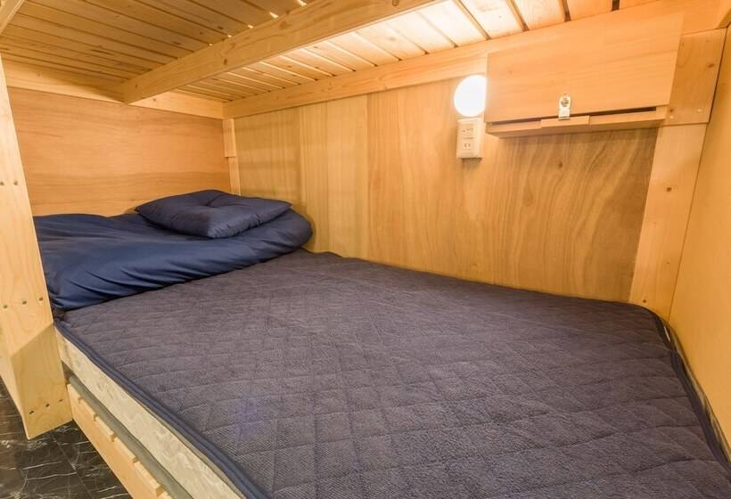 The Aquarius Inn Hostel