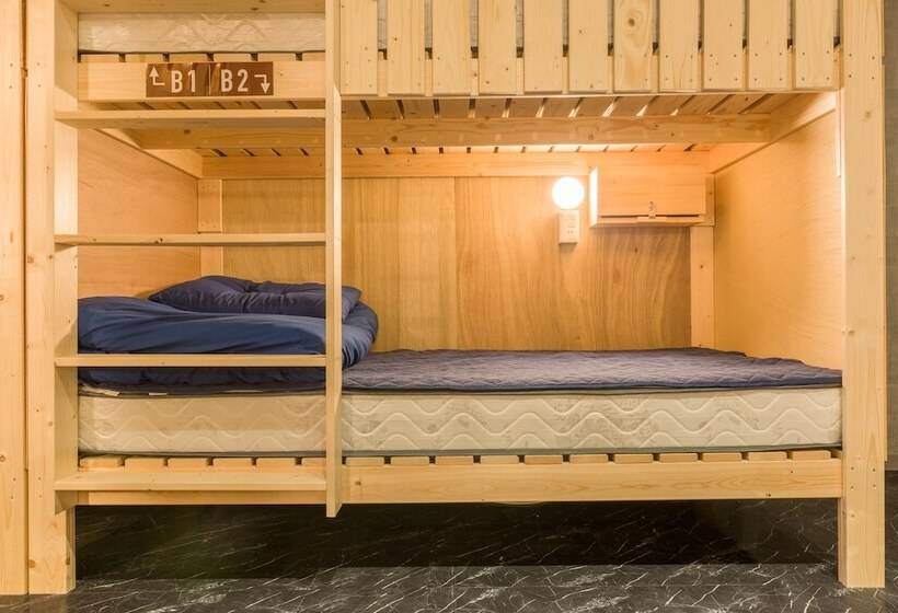 The Aquarius Inn Hostel