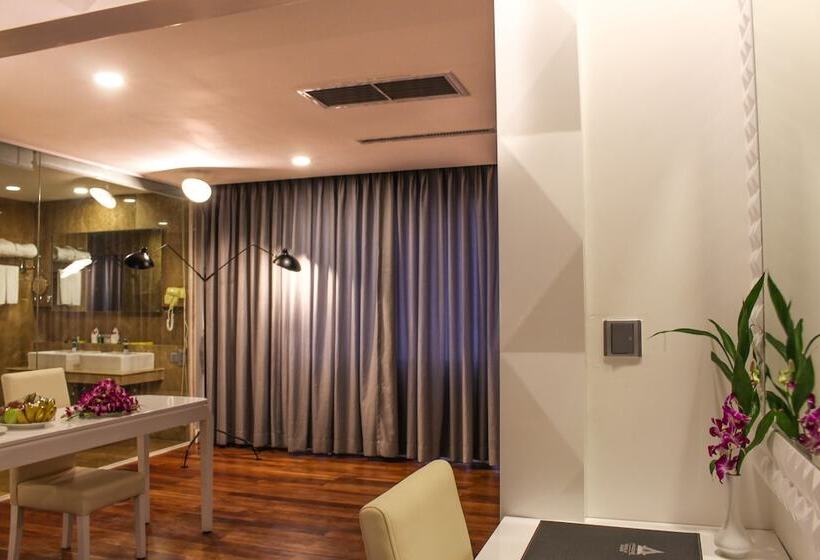 ホテル Grand Sokhalay