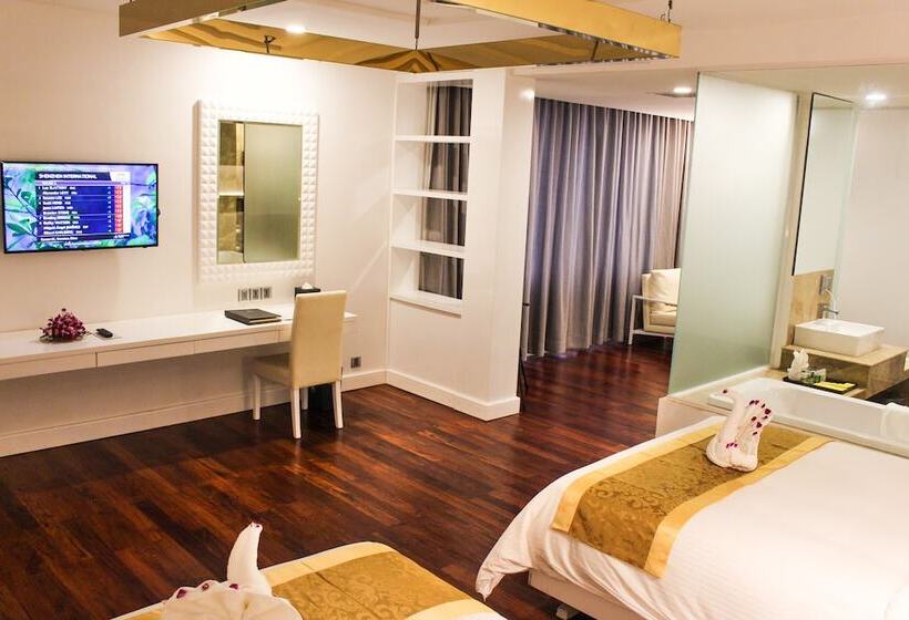 ホテル Grand Sokhalay