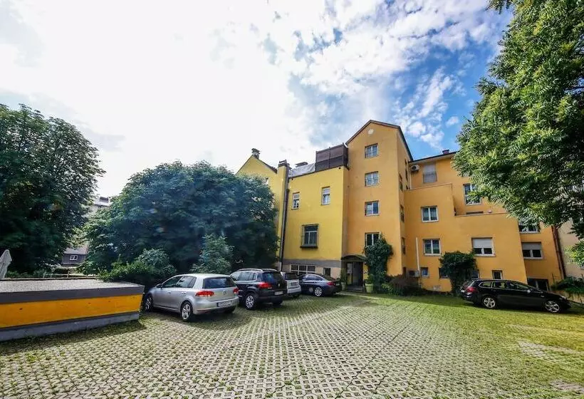 هتل Lehenerhof