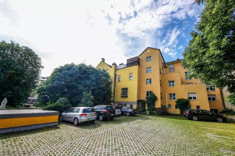 هتل Lehenerhof