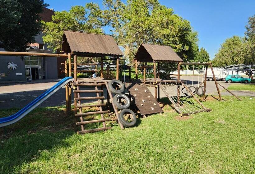 Отель Palm Continental