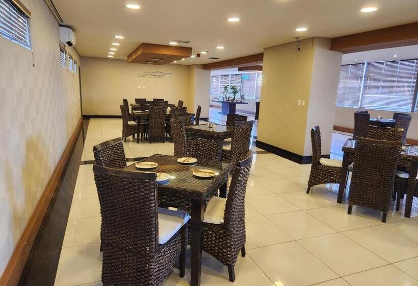 Отель Palm Continental