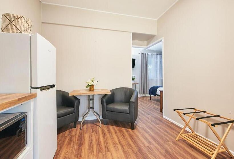 هتل Ruthven Street Motor Inn