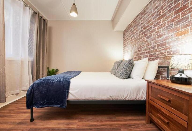 هتل Ruthven Street Motor Inn