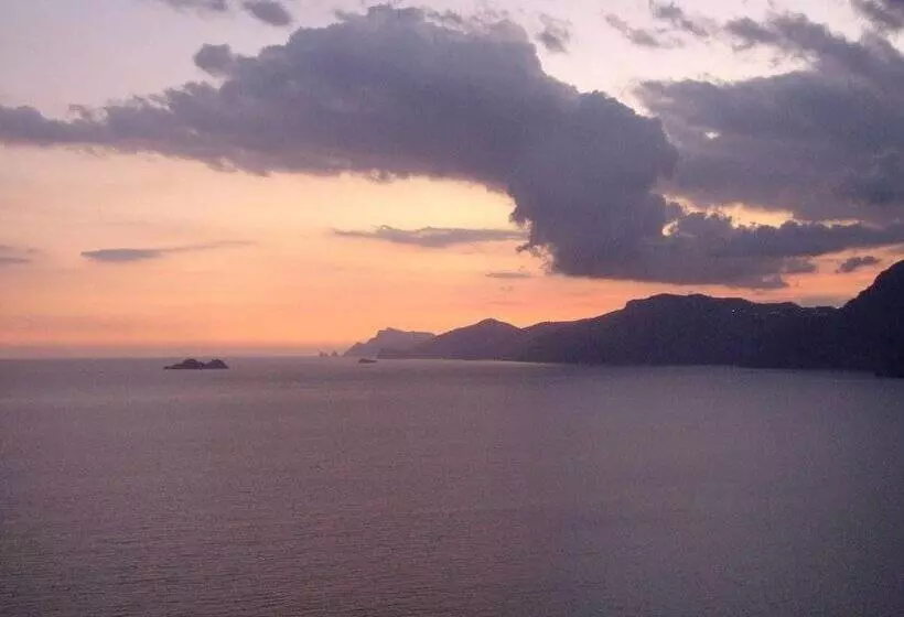 تختخواب و صبحانه Villa La Zagara