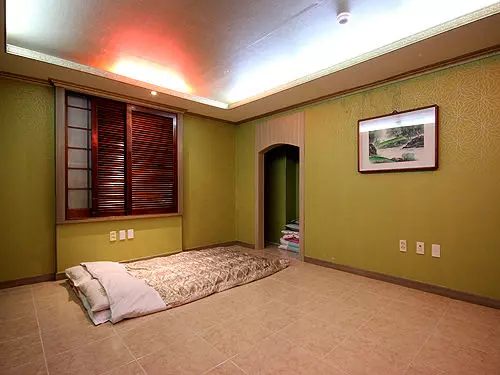 Hotel Brown