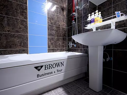 Hotel Brown