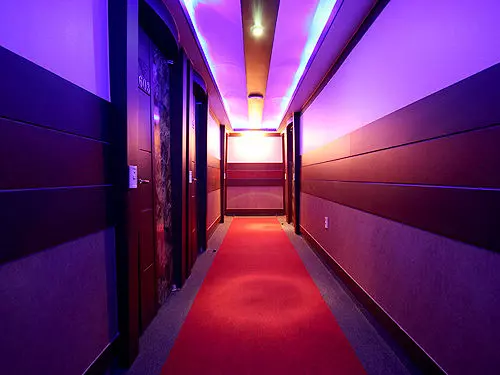 Hotel Brown