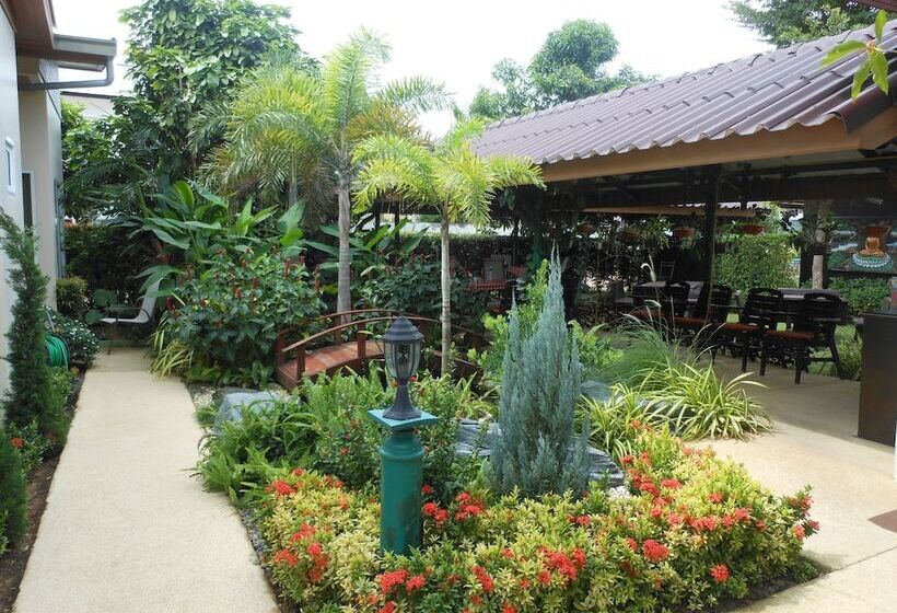 فندق Cascades Resort