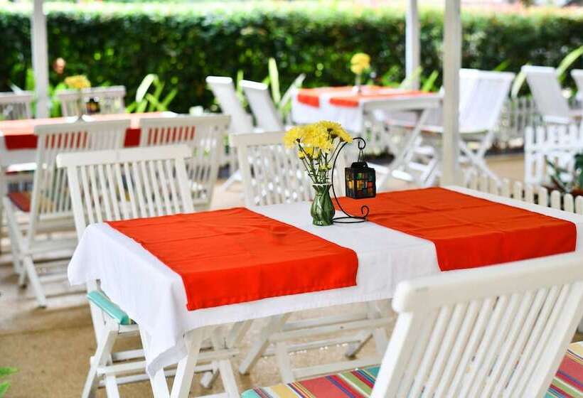 فندق Cascades Resort