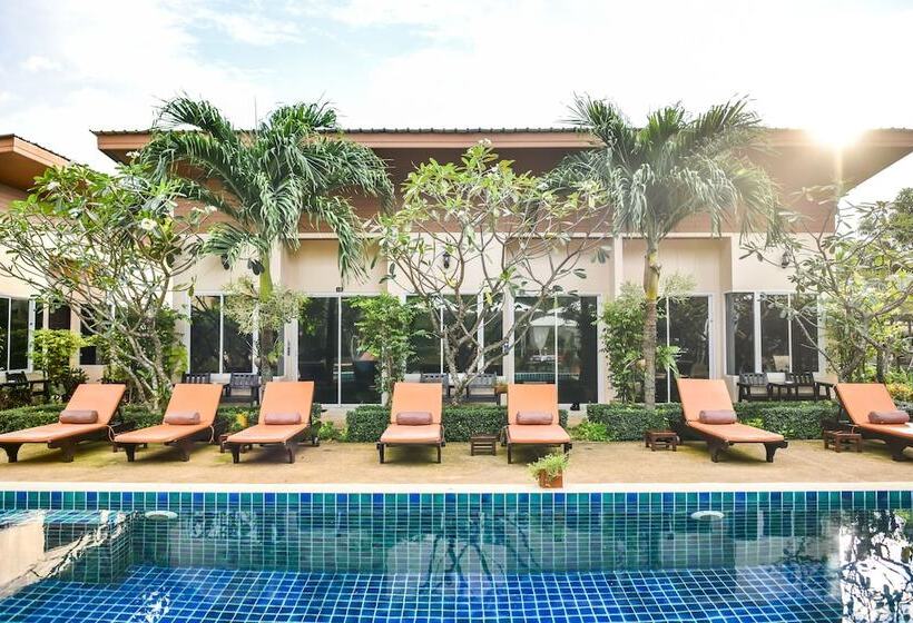 فندق Cascades Resort