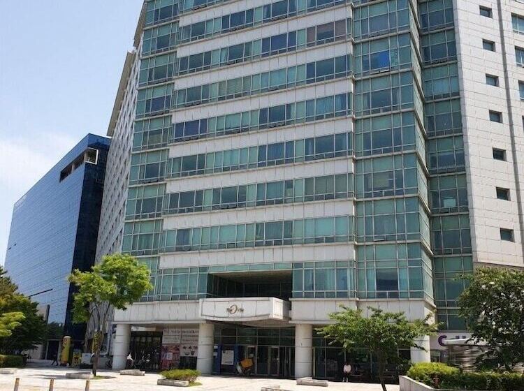 هتل Goodday Airtel