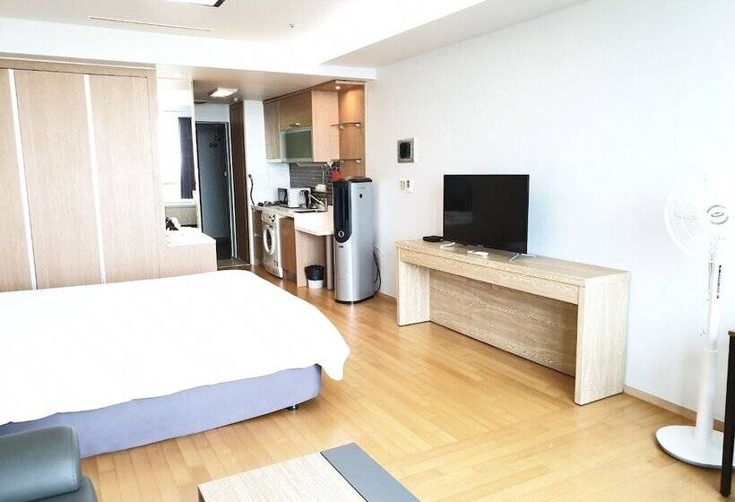 هتل Goodday Airtel