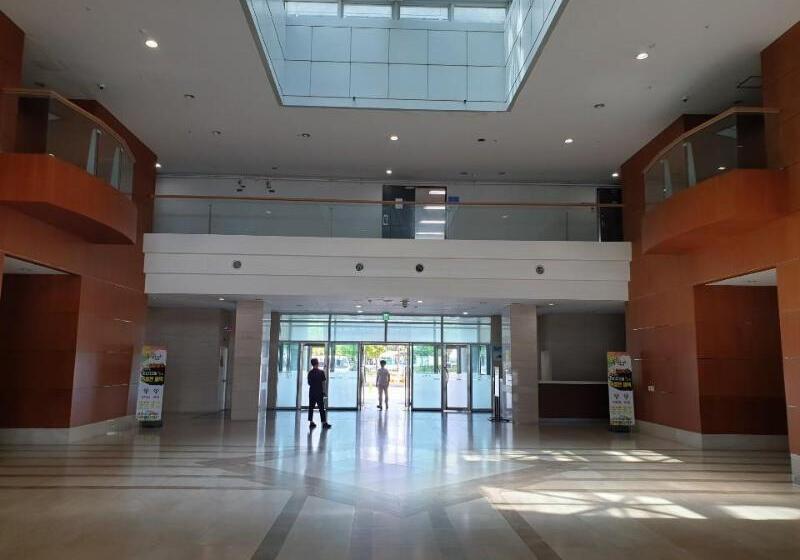 هتل Goodday Airtel