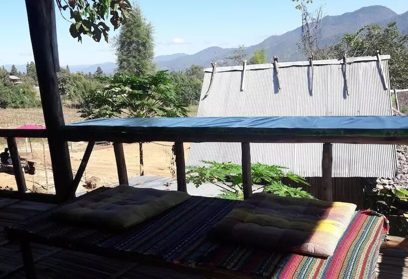 Hotelli Nusha Homestay