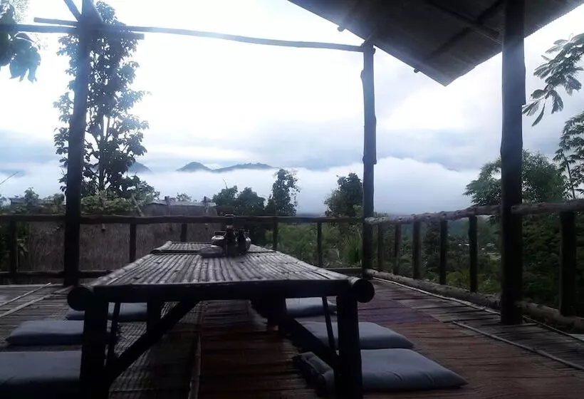 Hotelli Nusha Homestay