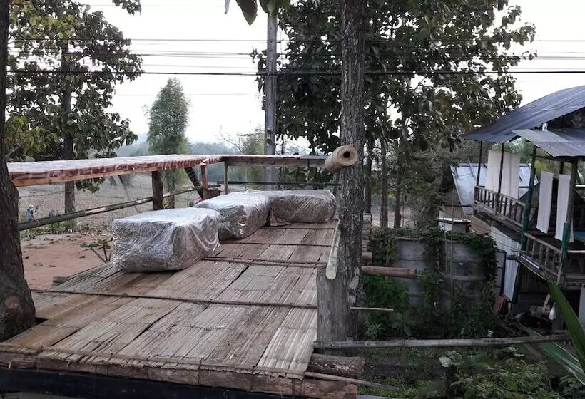 Hotelli Nusha Homestay