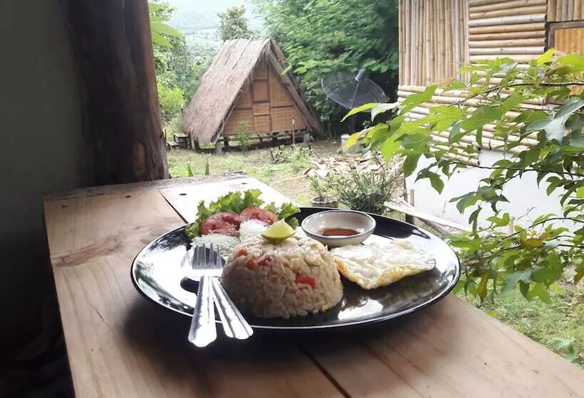 Hotelli Nusha Homestay