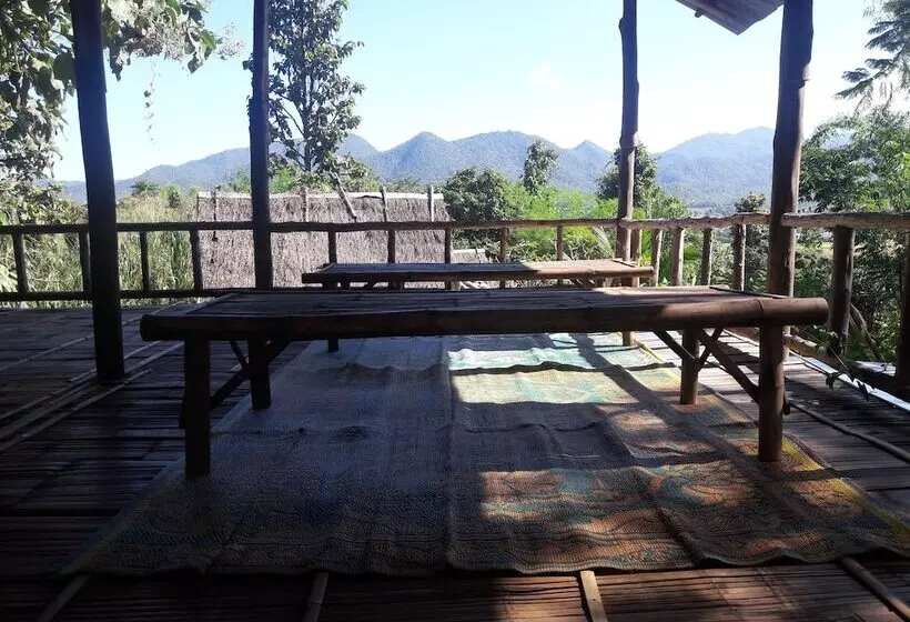 Hotelli Nusha Homestay