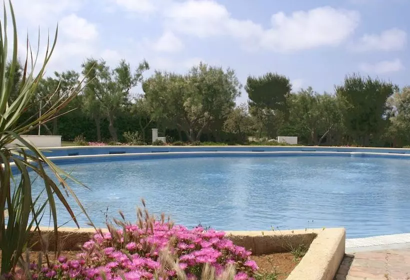 هتل Villaggio Lamaforca