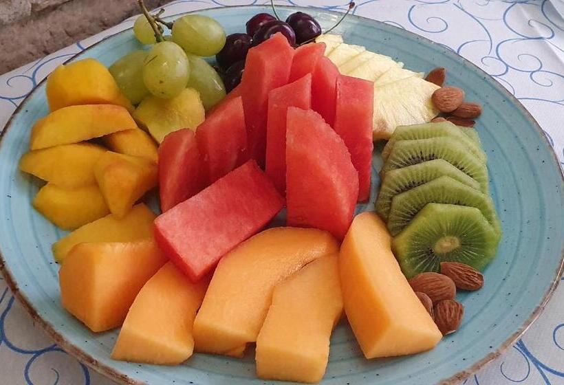 Ines Bed And Breakfast & Apartments