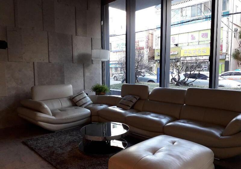 J Square Hotel And Wedding