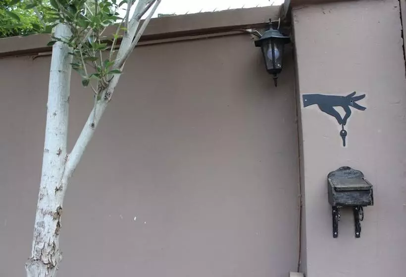 Majatalo Cottonwood Guesthouse