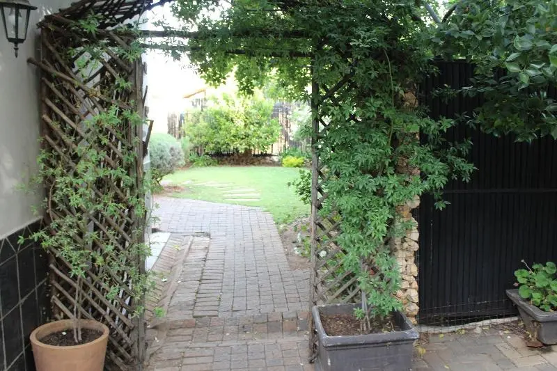 Majatalo Cottonwood Guesthouse