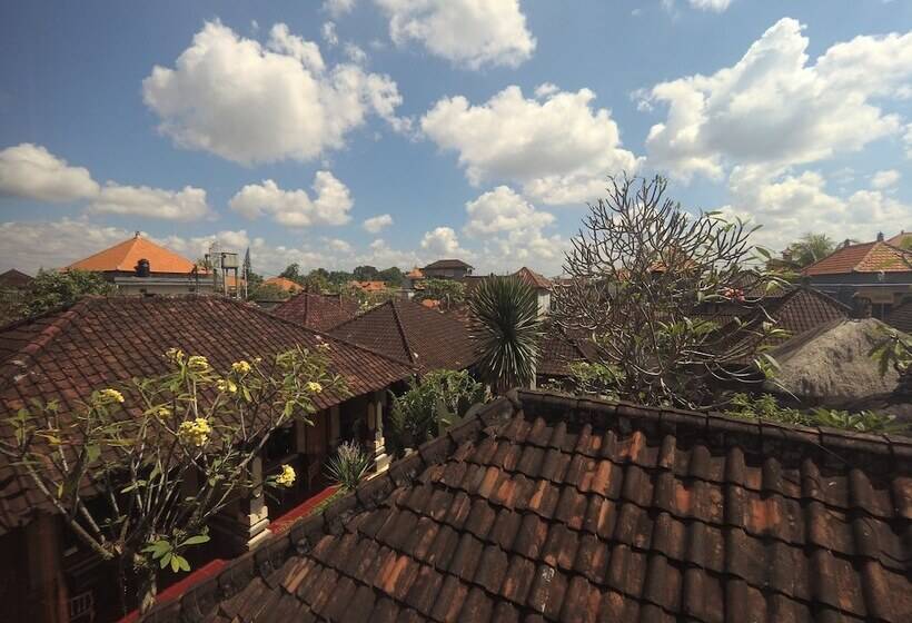 بنسيون Rumah Ary Homestay & Spa