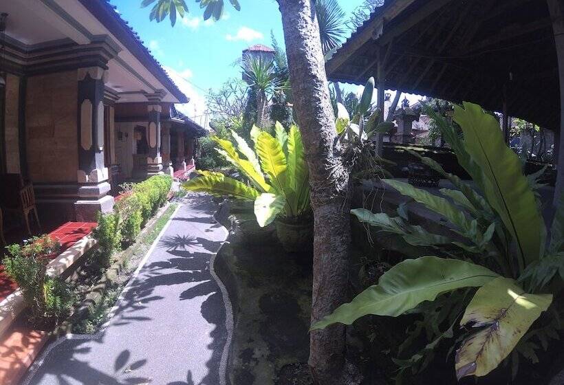 بنسيون Rumah Ary Homestay & Spa