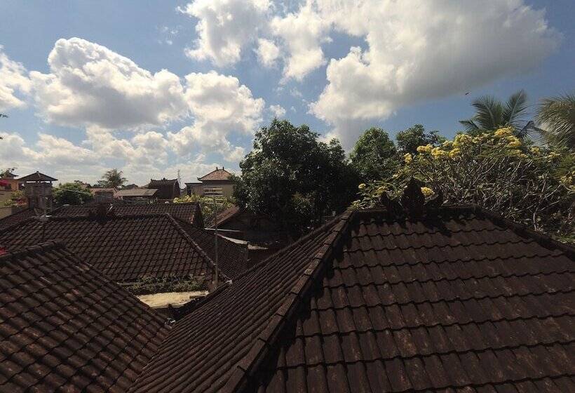 بنسيون Rumah Ary Homestay & Spa