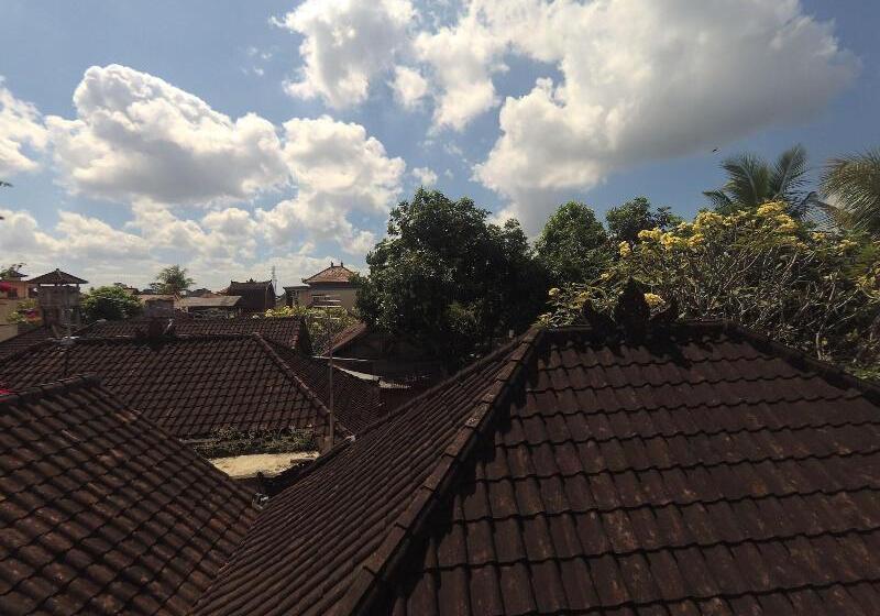 بنسيون Rumah Ary Homestay & Spa