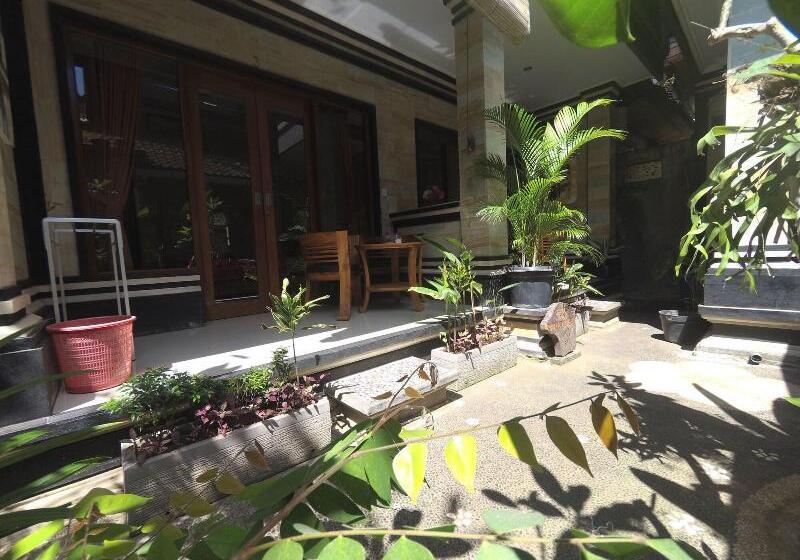 بنسيون Rumah Ary Homestay & Spa